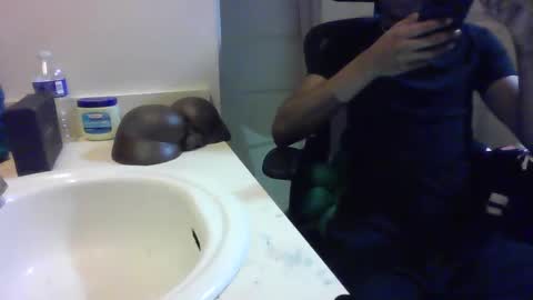 Snapshot of uzithebbc chatting on December 16, 2024, 2:47 am uzithebbc online show from December 16, 2024, 2:47 am