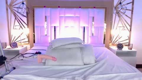 Snapshot of vaaleriee_miller_ chatting on February 17, 2025, 9:30 pm valeriee miller online show from February 17, 2025, 9:30 pm