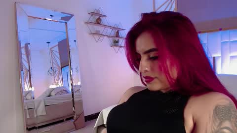 Snapshot of vaaleriee_miller_ chatting on November 21, 2025, 3:49 am valeriee miller online show from November 21, 2025, 3:49 am