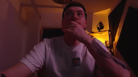 Snapshot of vacation__ chatting on December 21, 2025, 3:08 pm vacation__ online show from December 21, 2025, 3:08 pm