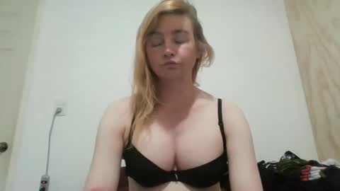 vagimosa online show from September 17, 2025, 9:44 am