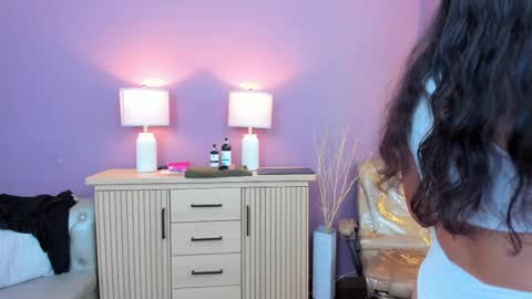 Vaiolet Harris online show from April 25, 2026, 11:57 am