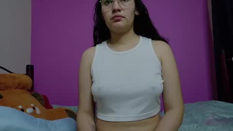 Snapshot of vainilla_cam chatting on July 3, 2026, 1:12 am Vainilla online show from July 3, 2026, 1:12 am