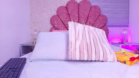 Vaiolet colls online show from February 26, 2026, 12:04 pm