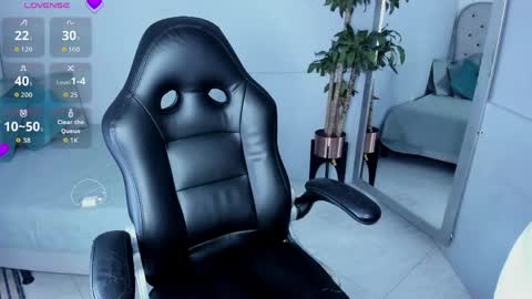Vaioleth online show from May 2, 2026, 2:55 pm