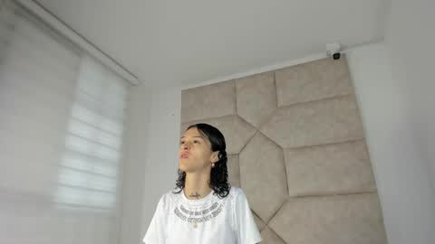 Snapshot of vaiolett_smith chatting on September 17, 2025, 11:12 am V A I O L E T T S M I T H online show from September 17, 2025, 11:12 am