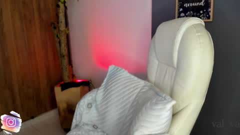 val_varago online show from November 13, 2025, 12:20 am