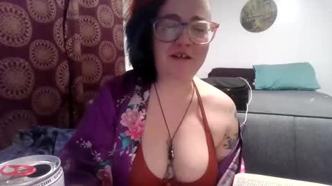 valarieak online show from November 1, 2025, 5:31 am