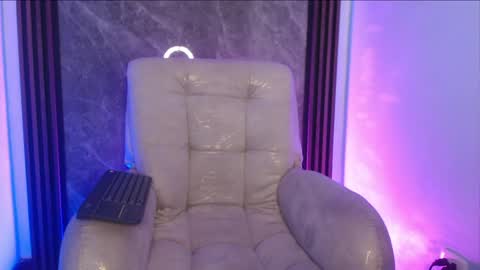 Snapshot of vale_queeny chatting on May 25, 2026, 3:01 am vale_queeny online show from May 25, 2026, 3:01 am