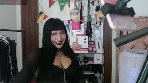 valen_ross7 online show from July 10, 2026, 2:52 pm