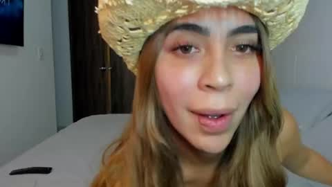 Snapshot of valenjonex chatting on April 20, 2026, 11:50 pm Angela online show from April 20, 2026, 11:50 pm