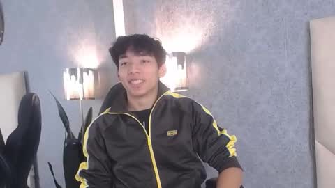 Valenor online show from October 5, 2025, 2:43 am