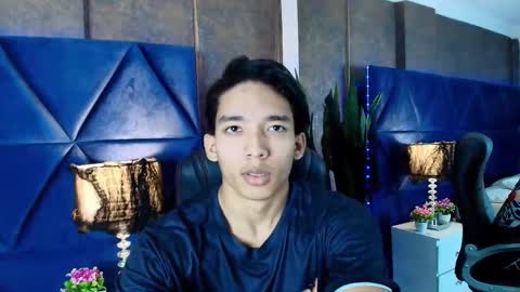 Valenor online show from October 13, 2025, 4:34 am