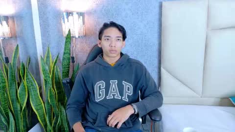Valenor online show from October 28, 2025, 6:06 am