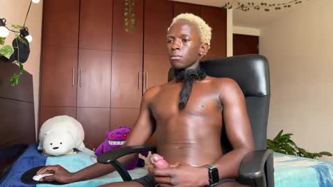   Valentin  independent Cam Boy     online show from February 11, 2025, 5:07 pm