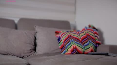 valenthinoking online show from November 8, 2025, 3:39 am