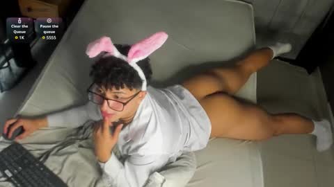 Valentin0 online show from November 14, 2025, 7:56 pm