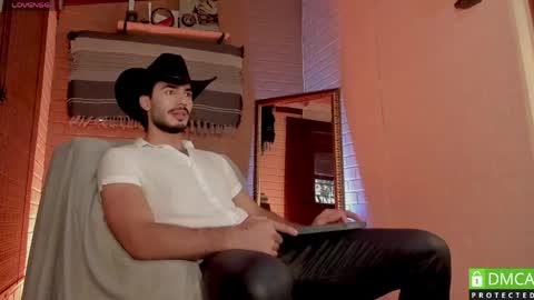 valentin_hoffman online show from April 7, 2026, 12:27 pm