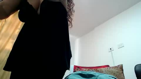 Snapshot of valentina2730_ chatting on February 4, 2026, 10:36 pm Valentina2730 online show from February 4, 2026, 10:36 pm