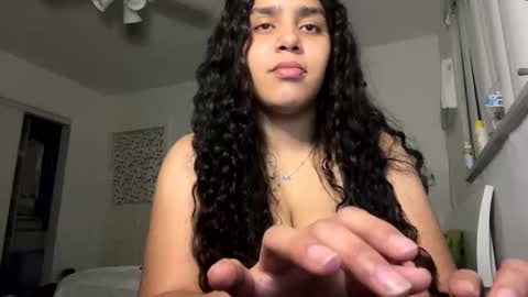 valentina614033 online show from February 7, 2025, 1:36 am