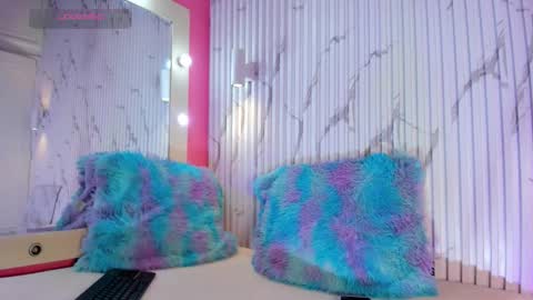 Valentina online show from November 27, 2025, 7:05 pm