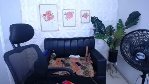 Valentina  online show from February 24, 2026, 10:08 pm