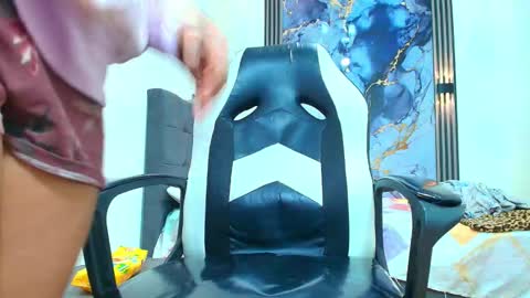 Snapshot of valentina_y_sneiderr chatting on February 9, 2026, 6:56 pm valentina_y_sneiderr online show from February 9, 2026, 6:56 pm