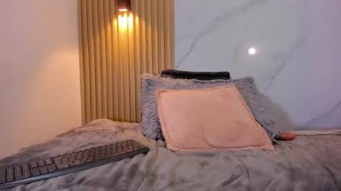 Snapshot of valentinaliux_ chatting on June 23, 2026, 11:47 pm valentinaliux_ online show from June 23, 2026, 11:47 pm