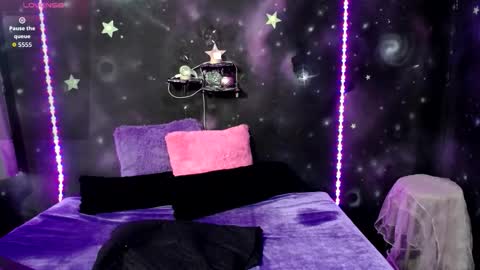 valentinarojass_ online show from March 19, 2026, 2:21 pm
