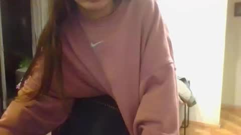 valentinaseleni24 online show from May 18, 2026, 12:18 am