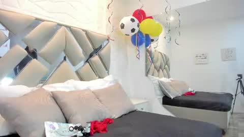 Snapshot of valentinasu_ chatting on June 30, 2026, 11:44 am VALENTINA online show from June 30, 2026, 11:44 am