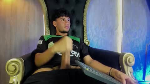 Snapshot of valentino_russo chatting on February 18, 2026, 3:19 pm VALENTINO online show from February 18, 2026, 3:19 pm