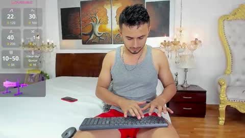 Snapshot of valentinos_ chatting on February 6, 2026, 8:45 pm Valentinos online show from February 6, 2026, 8:45 pm