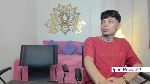 Snapshot of valeperez24 chatting on February 24, 2025, 1:02 am Valery And Daniel online show from February 24, 2025, 1:02 am