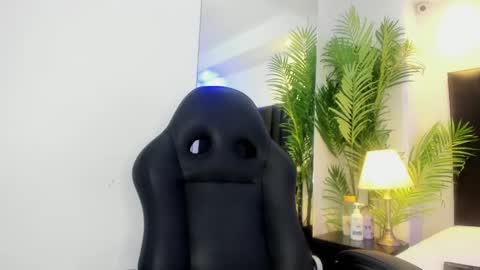 valeri_tafur online show from November 1, 2025, 11:01 am