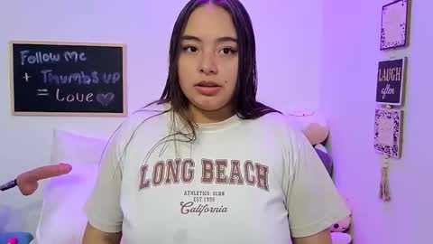 valeria online show from March 23, 2026, 3:32 am