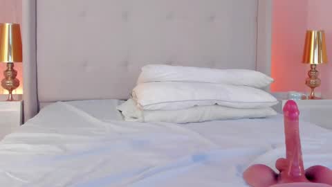 Valeria online show from April 10, 2026, 3:06 pm