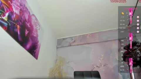 Snapshot of valeriaqueents chatting on September 10, 2025, 1:33 pm online show from September 10, 2025, 1:33 pm