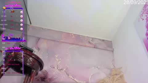 Snapshot of valeriaqueents chatting on September 28, 2025, 1:27 pm online show from September 28, 2025, 1:27 pm