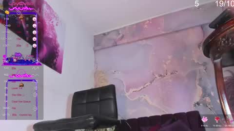 Snapshot of valeriaqueents chatting on October 19, 2025, 1:23 pm online show from October 19, 2025, 1:23 pm