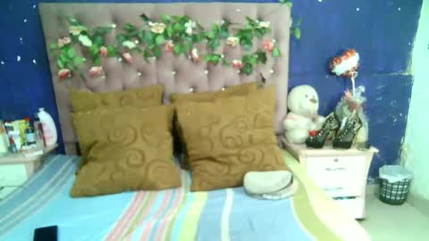 La valerie26 online show from December 14, 2025, 11:48 am