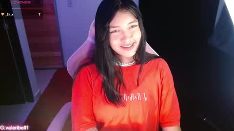 Snapshot of valeribell1 chatting on December 29, 2024, 3:33 am Valeri online show from December 29, 2024, 3:33 am