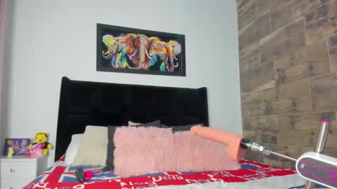 Snapshot of valerie_corthez chatting on October 29, 2025, 7:37 pm VALERIE online show from October 29, 2025, 7:37 pm