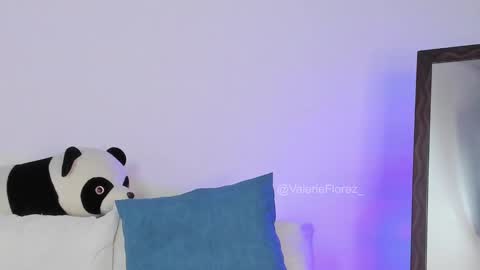 Valerie  Ig valerieflorez  online show from March 7, 2025, 8:23 am