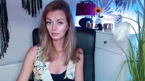 Valerie  online show from December 2, 2024, 1:35 pm