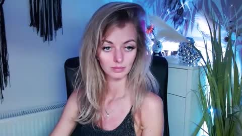 Valerie  online show from February 24, 2025, 9:31 pm