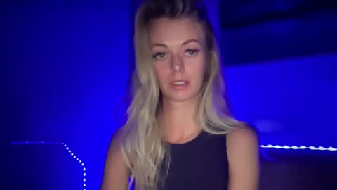 Valerie  online show from September 12, 2025, 5:46 pm