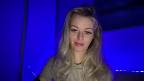 Valerie  online show from January 7, 2026, 10:01 pm