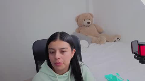 Juli C online show from February 18, 2026, 1:23 am