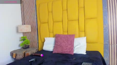 valeriilopez online show from April 25, 2026, 12:08 pm